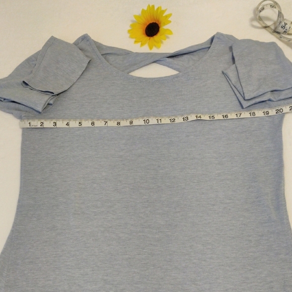 Athleta. Women's Light Gray Top - Picture 8 of 9